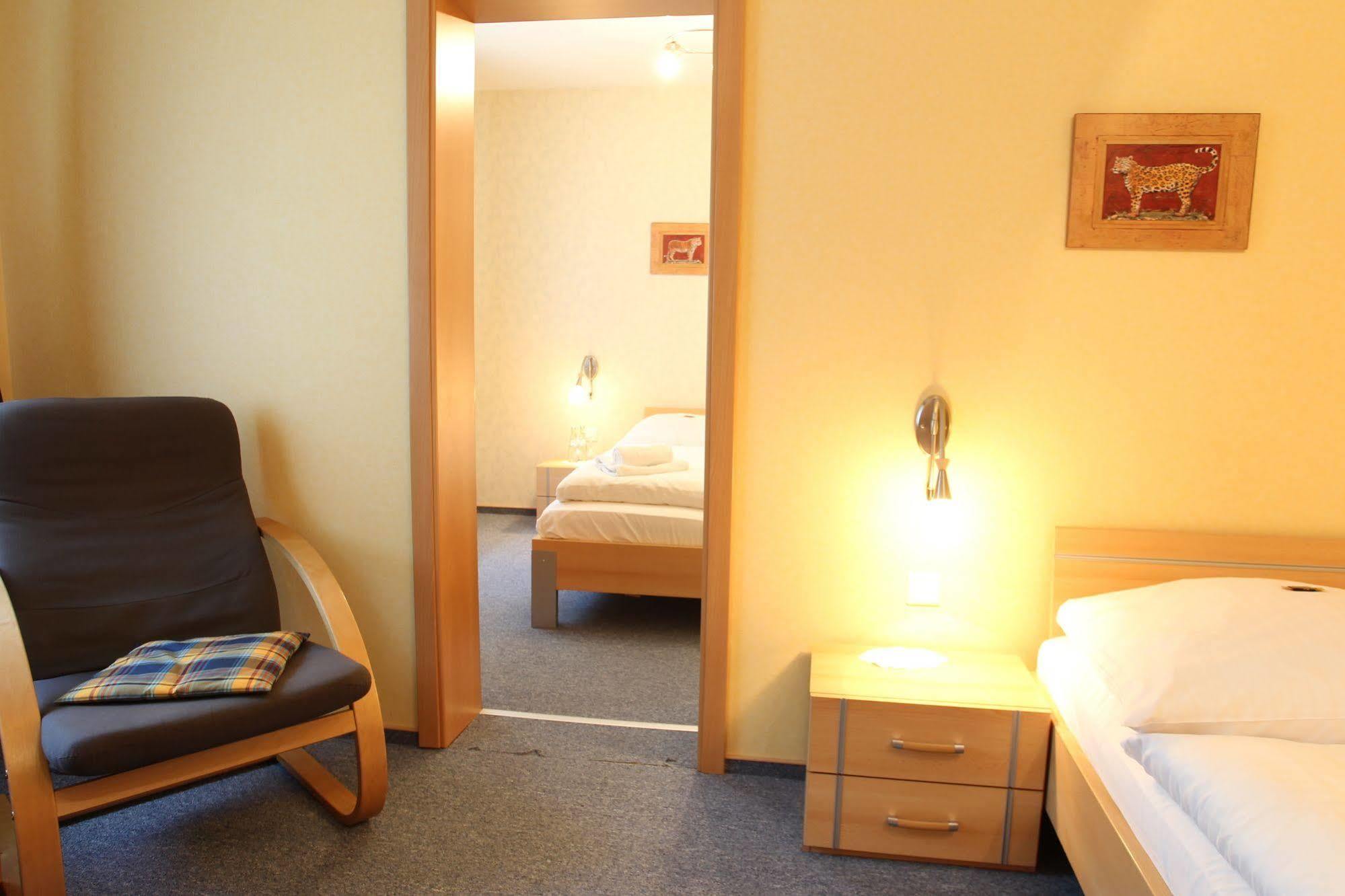Hotel Wittorf นอยมึนสเตอร์ ภายนอก รูปภาพ